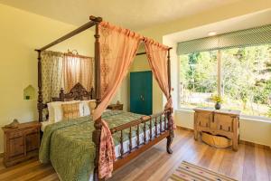 Hollyhock Cottage by VEO - Part of StayVista