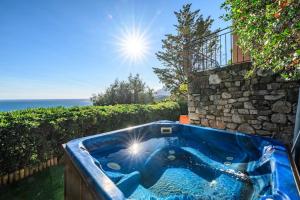 Villas LA VILLA avec vue panoramique sur la Mer - Parking prive - Jacuzzi : photos des chambres