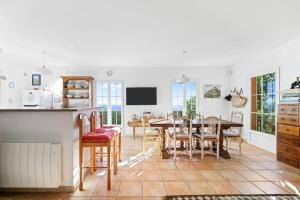 Villas LA VILLA avec vue panoramique sur la Mer - Parking prive - Jacuzzi : photos des chambres