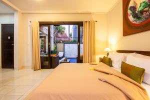 10-BR Private Pool Legian Villa 5-Min Walk to Beach and Shops