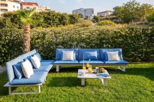 Enjoyer - Seafront apartment with PRIVATE Heated POOL and terrace