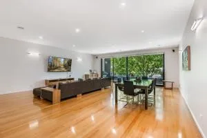 Serpentine Park on View - Heathcote