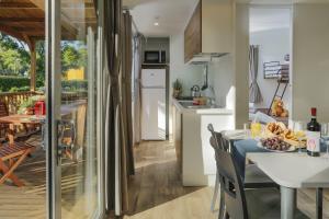 hu Montescudaio village