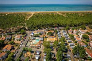 Campings Camping 4 etoiles - Piscine - eei0fg : photos des chambres