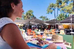 Campings Camping 4 etoiles - Parc aquatique - eeibed : photos des chambres