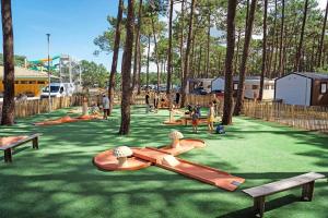 Campings Camping 4 etoiles - Parc aquatique - eeibed : photos des chambres