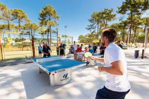 Campings Camping 4 etoiles - Parc aquatique - eeibed : photos des chambres