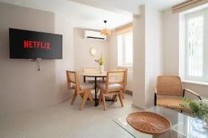 Modern and Designed 2BR W Garden - 比于卡达