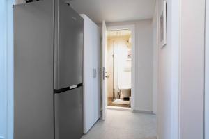 Modern and Designed 2BR W Garden