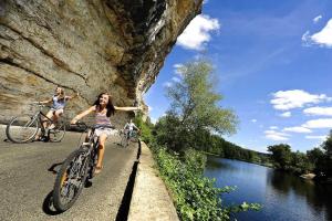 Campings Camping 4 etoiles - Piscine - eeicab : photos des chambres
