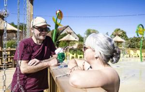 Campings Camping 4 etoiles - Piscine - eeicab : photos des chambres