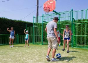 Campings Camping 4 etoiles - Piscine - eeicab : photos des chambres