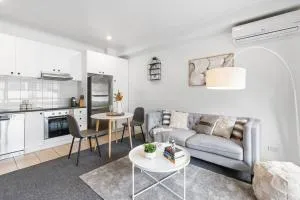 Cozy 1 bedder in St Kilda with Balcony - East St Kilda