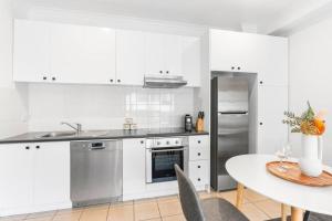 Cozy 1 bedder in St Kilda with Balcony