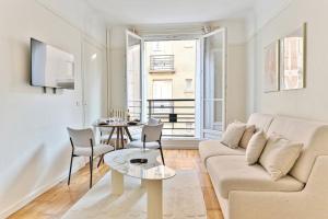 Évasion parisienne Monceau & Arc de Triomphe - II