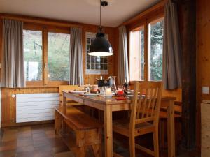 Chalet Les Etoiles by Interhome