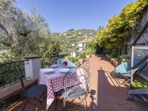 Apartment Casetta Rosa by Interhome