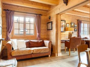 Chalet Godfrey by Interhome