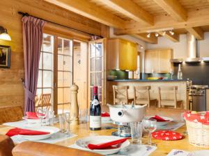 Chalet Godfrey by Interhome