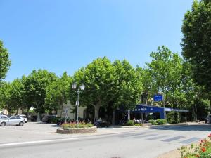 Apartment Le Clos des Vignes by Interhome