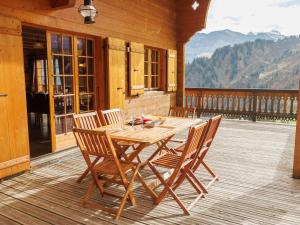 Chalet Godfrey by Interhome