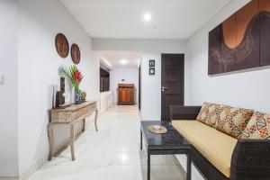 5-BR Private Pool Legian Villa 5-Min Walk to Beach and Shops