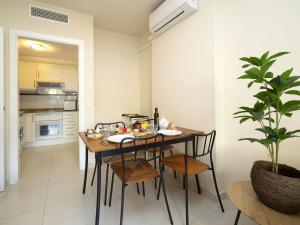 Apartment Apolo XVIII by Interhome