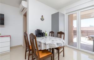 Nice Apartment In Barbariga With Wifi 