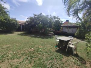 Quarto Triplo 700m praia 10 minutos aeroporto Salvador