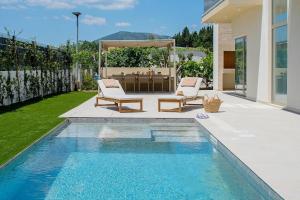 Villa Veluri with 4 bedrooms and heated pool