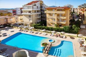Residence with swimming-pool in Alghero just 150 mt from the beach