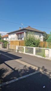 Maisons de vacances Maison a Aurillac - 3 chambres - Arrivee autonome : photos des chambres