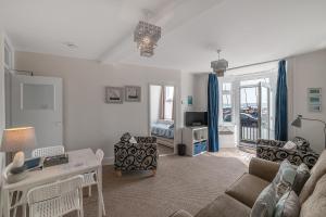 2 Bed Ground Floor Beach Location