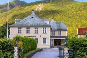 Eides Hotel - Plevoll