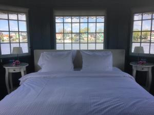 Stay overnight at Windmill Village Zaanse Schans - Amsterdam