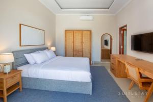 Two Bedroom Villa with Outdoor Pool