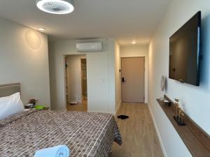 OCEAN FRONT luxury hotel room "Pacific Point"
