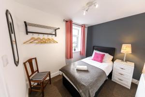 Bright and Well-Kept 3-Bed Property! Free Parking