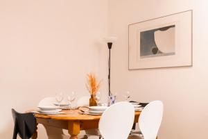 Bright and Well-Kept 3-Bed Property! Free Parking