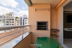 Apto c churrasqueira a 60m da praia SMB0307