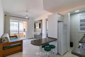 Apto c churrasqueira a 60m da praia SMB0307