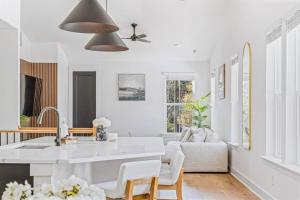 Modern 4BR Uptown Oasis!