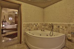 Aren Cave Hotel And Art Gallery