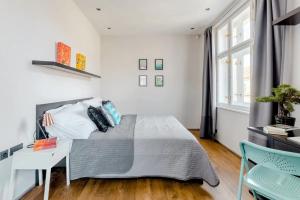 Prague Days - One-bedroom Apartment with Workspace and iMac in Vinohrady