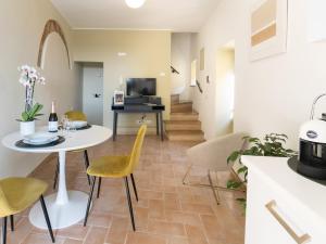 Santa Chiara Apartment