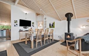 Awesome Home In Ulfborg With Kitchen