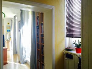 Calme et terrasse arborée en centre ville