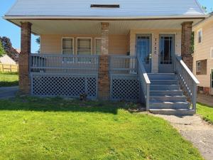 Experience a home near Cleveland Clinic & parks