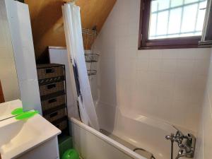 Chalets Chalet cosy 9 pers. avec balcon Sud, poele a bois, Wi-Fi, proche pistes - Saint-Michel-de-Chaillol - FR-1-393-143 : photos des chambres