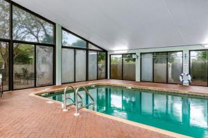 Seaside Beach & Racquet 2307 by Vacation Homes Collection